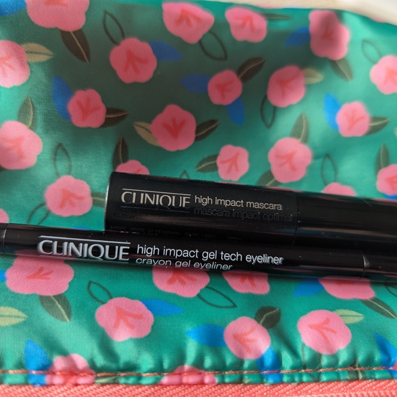 Clinique Makeup Bag + Mascara & Eyeliner - Picture 5 of 6